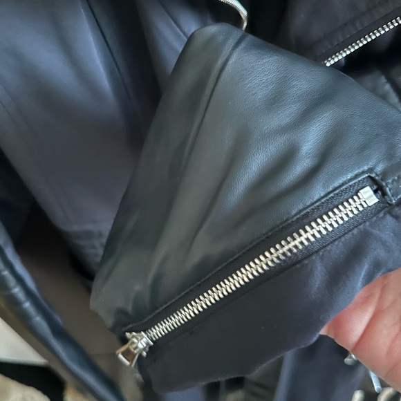 Preowned Bebe Trench Coat Faux Leather Details Belted Full Zipper Black Sz Large - Picture 7 of 8